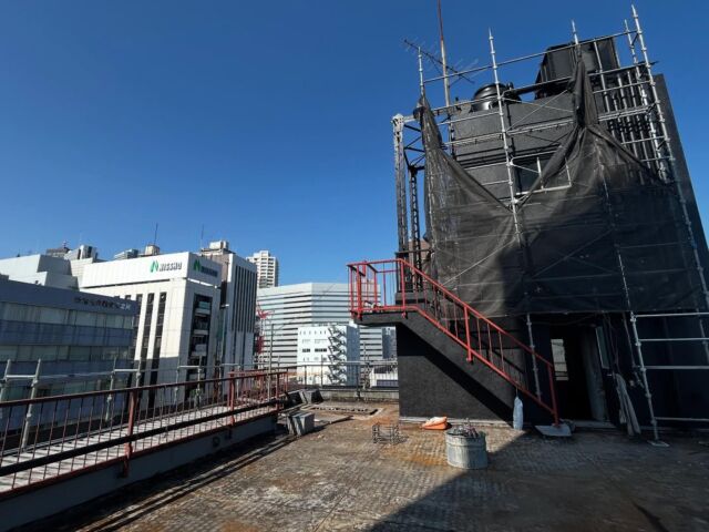 みなさん
おはようございます☀️
2日前から東京に戻って作業しています！
東京はもう桜🌸満開🌸ポッカポッカで気持ちよく仕事できてます！
でも札幌の職人さんからはまだ寒い🥶言うて震えながら仕事してるとのこと、、まんず安全にいい仕事を！
来週土曜日まで居るので、夜🥃🍺の拉致連絡まってます！笑
ランチは新宿近郊でしたら行けまーす！！お誘い待ってます😃

みなさん❣️素敵な週末をお過ごしください❣️

#株式会社ユウ塗装
#painter
#札幌ユウ塗装
#ヒゲ社長
#塗装屋
#屋根塗装
#外壁塗装
#内装塗装
#エージング塗装
#一般住宅塗装
#吹き付け塗装
#札幌市北区塗装屋
#YOUPEINT&co.
#みんなのペンキ屋さん
#塗装業
#塗装男子
#塗装女子
#造形モルタル 
#魏岩
#佐官
#ジョリパット
#車塗装
#雨漏り鑑定士
#日本塗装名人社
#今日も楽しくお仕事
#顔晴っていきましょう